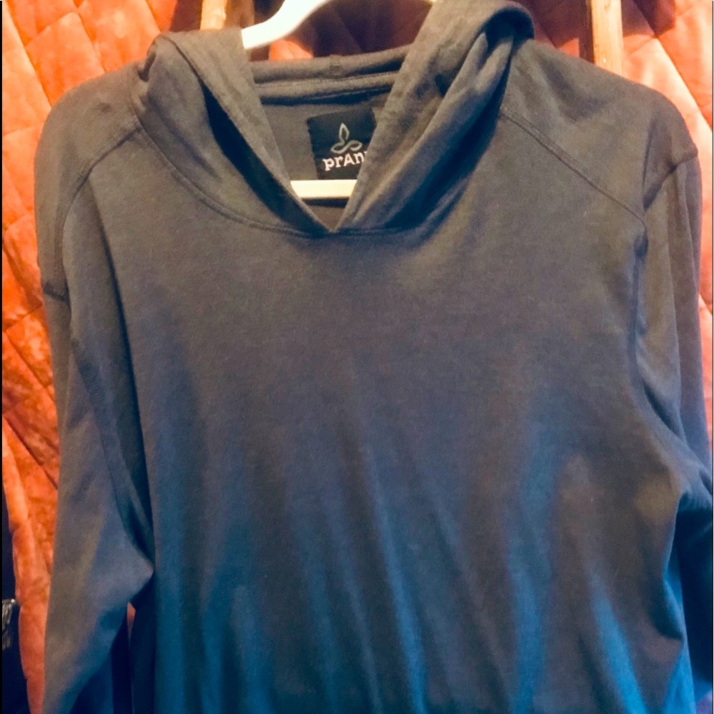 Prana women’s hooded pullover Sz L